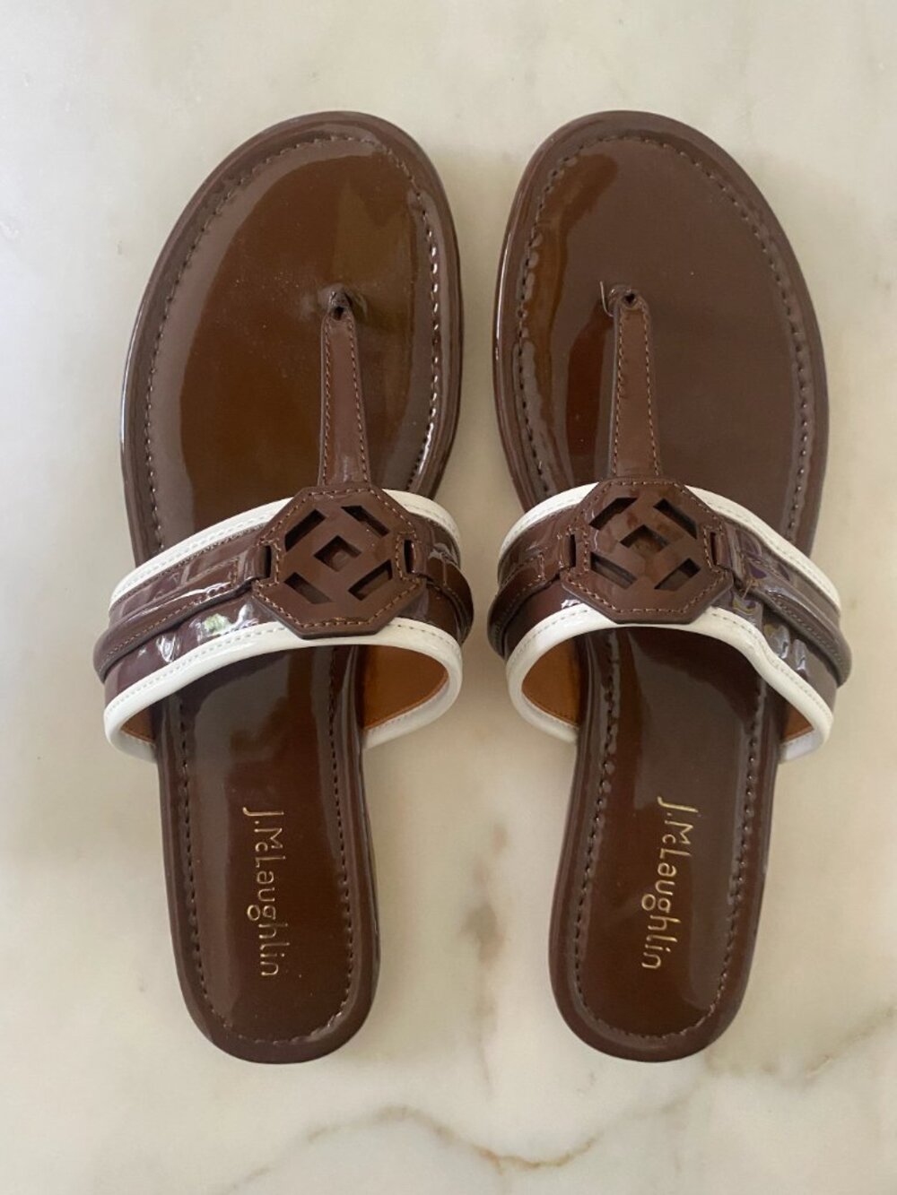 J McLaughlin Nixi Brown Patent Leather Thong Sandals Flats Women's 9.5